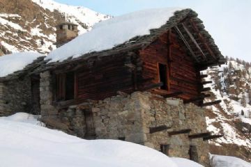 Antico rascard nel Vallone di San Grato, in località Höi&#349;cher<br>